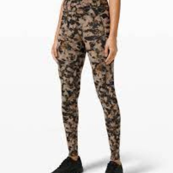 NWT lululemon Invigorate HR 28. Size 2. DRLM - Picture 3 of 3